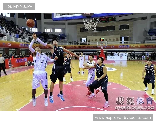 中国篮球联赛新赛季开幕，多支劲旅展开激烈争夺战