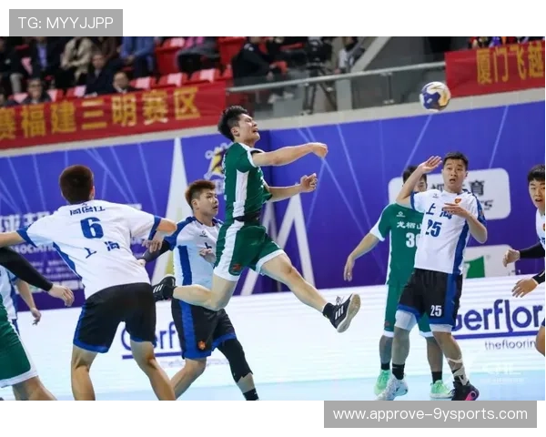 网球赛场风云再起顶尖选手激烈角逐焦点赛事